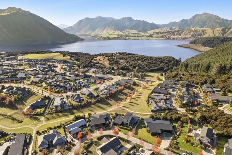 Photo of property in 5 Diamond Lane, Wanaka, 9305