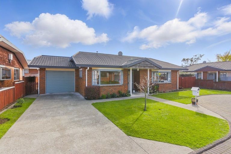 Photo of property in 3 Surrey Lane, Levin, 5510