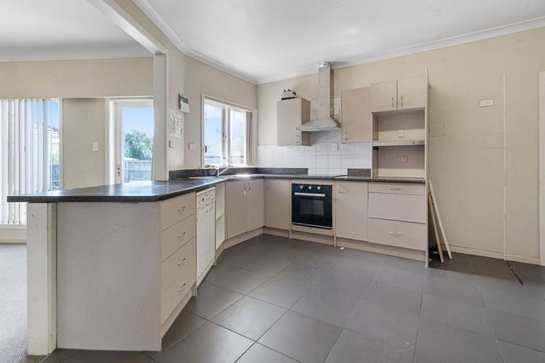 Photo of property in 42 Willis Road, Papakura, 2110