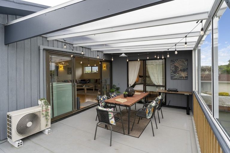 Photo of property in 298 Te Moana Road, Waikanae, 5036