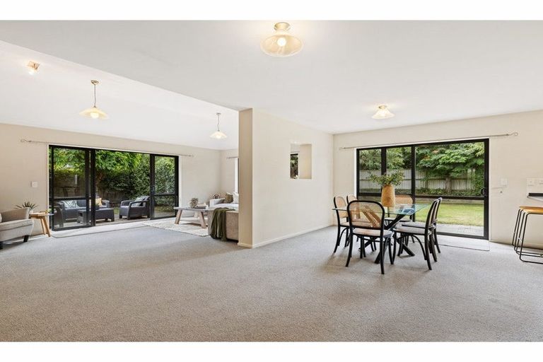 Photo of property in 17 Sutton Place, Dallington, Christchurch, 8061