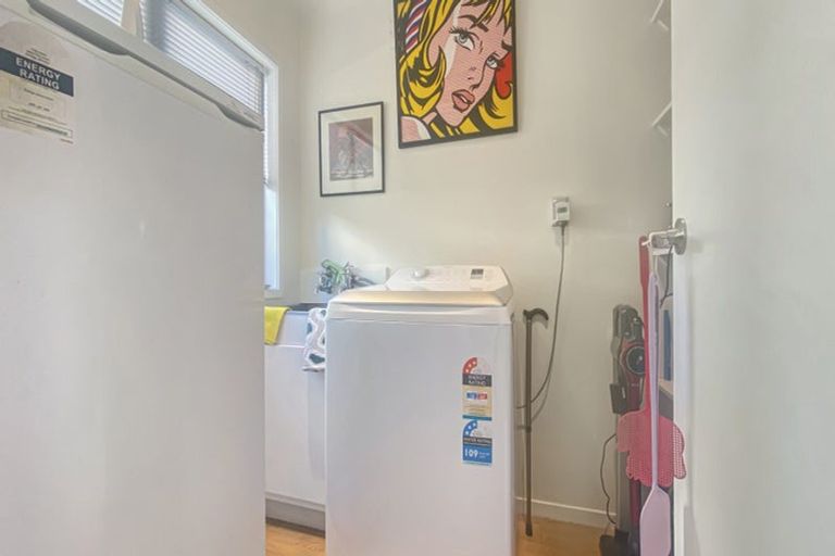 Photo of property in 2/24 Amberley Avenue, Te Atatu South, Auckland, 0610