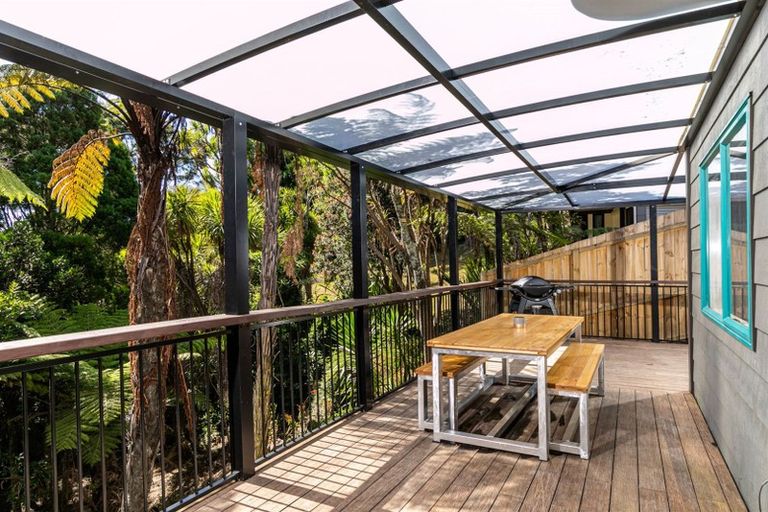 Photo of property in 112 Mountain Road, Henderson Valley, Auckland, 0612