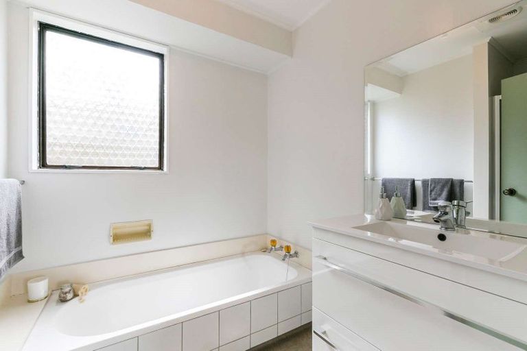 Photo of property in 36 Dominica Crescent, Grenada Village, Wellington, 6037