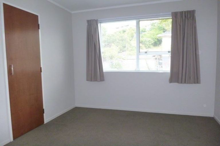 Photo of property in 12b Halyard Place, Whitby, Porirua, 5024