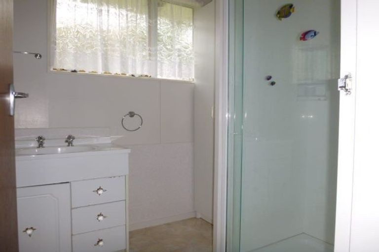 Photo of property in 12b Halyard Place, Whitby, Porirua, 5024