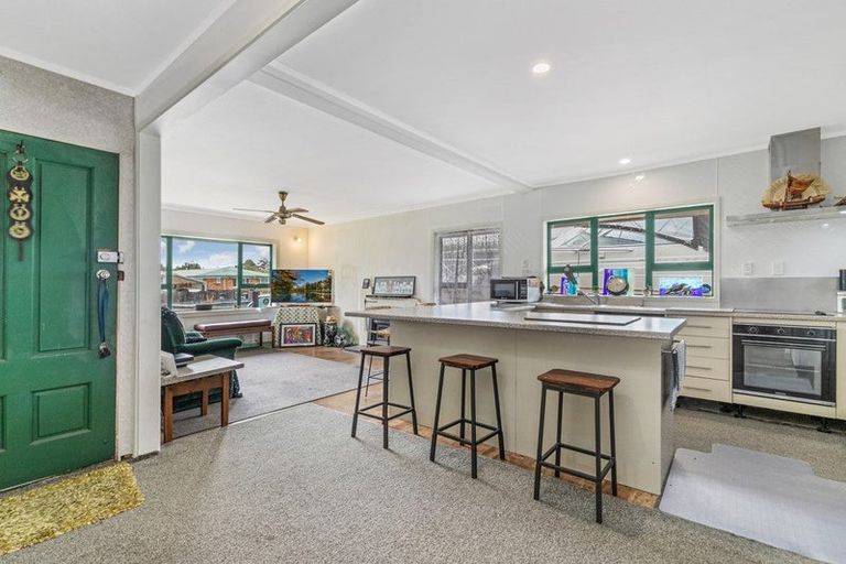 Photo of property in 14 Salas Place, Papakura, 2110