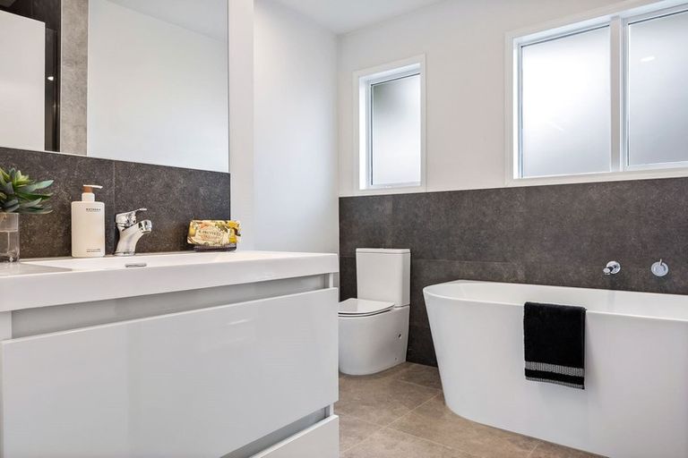 Photo of property in 15a Monteath Place, Redwood, Christchurch, 8051