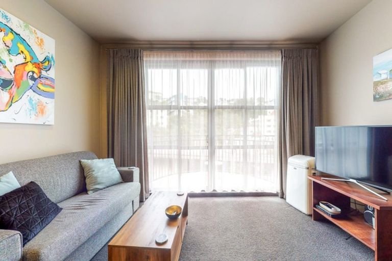 Photo of property in Atrium Towers, 5p/154 The Terrace, Wellington Central, Wellington, 6011