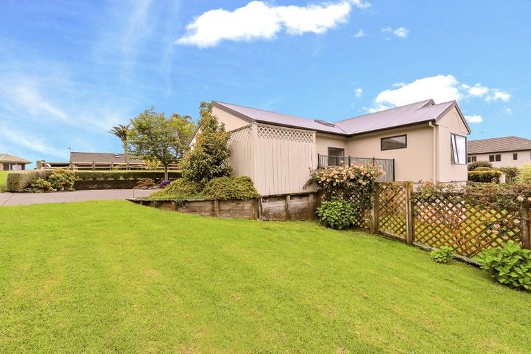 Photo of property in 1 Owen Place, Omokoroa, 3114