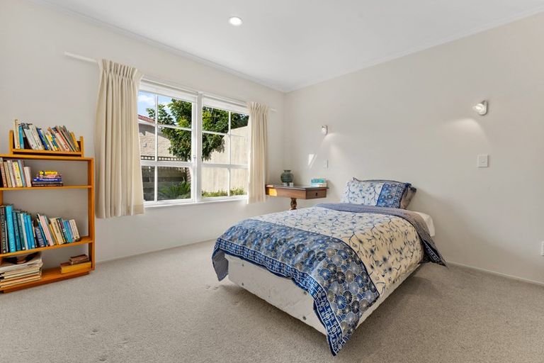 Photo of property in 1/17 Craig Road, Milford, Auckland, 0620