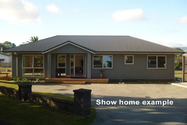 Photo of property in 19 Victoria Street, Coromandel, 3506
