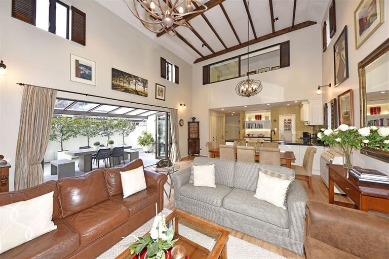 Photo of property in 24 Taylors Avenue, Bryndwr, Christchurch, 8052