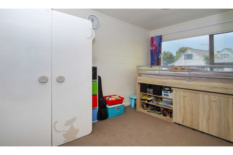 Photo of property in 1/7 Mannering Place, Hillcrest, Auckland, 0627