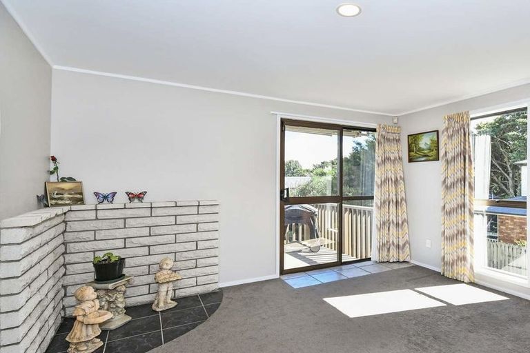 Photo of property in 18 Deodar Place, Totara Heights, Auckland, 2105