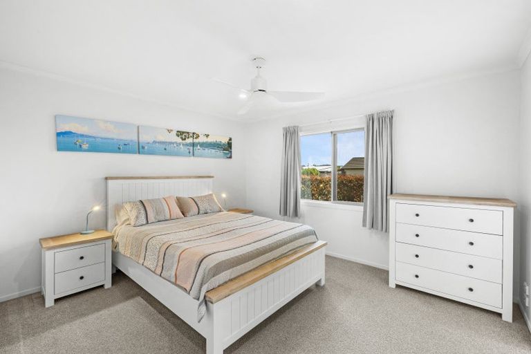 Photo of property in 16 Kedge Drive, Mangawhai, 0505