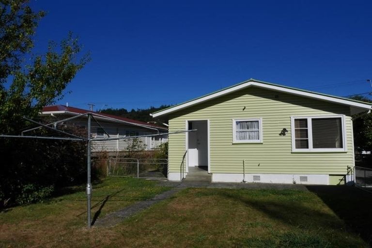 Photo of property in 185 Stokes Valley Road, Stokes Valley, Lower Hutt, 5019