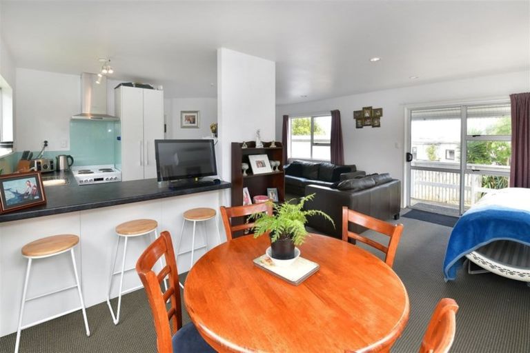 Photo of property in 44b Brian Crescent, Stanmore Bay, Whangaparaoa, 0932