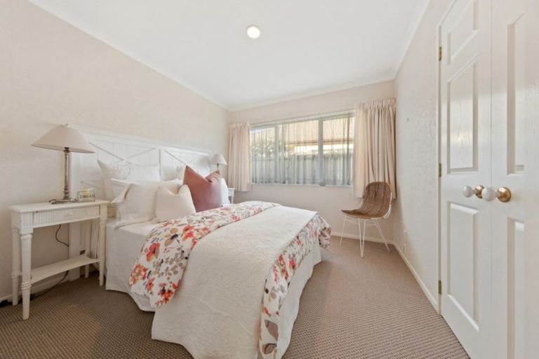 Photo of property in 9 Trovare Place, Golflands, Auckland, 2013