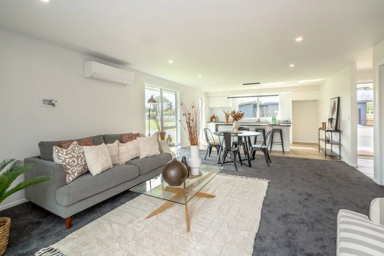 Photo of property in 3 Macrocarpa Lane, Carterton, 5713