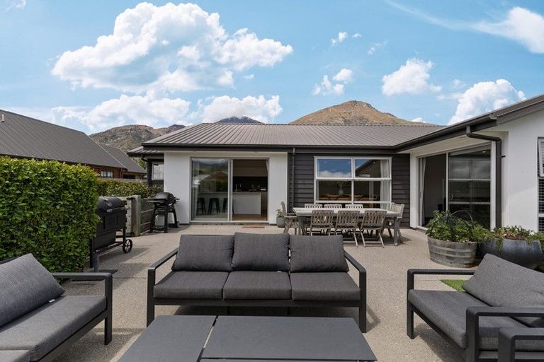 Photo of property in 22 Lochnagar Drive, Lake Hayes, Queenstown, 9304
