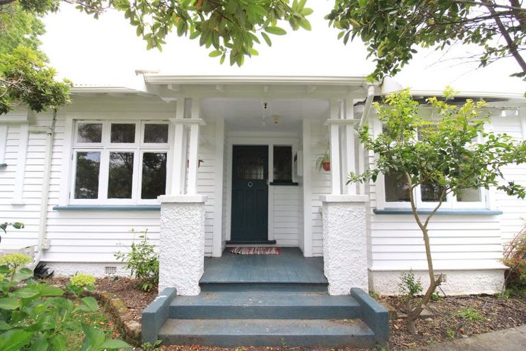 Photo of property in 34 Birdwood Road, Waterloo, Lower Hutt, 5011