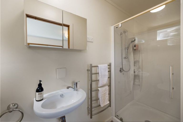 Photo of property in 74 Hocken Street, Kenmure, Dunedin, 9011