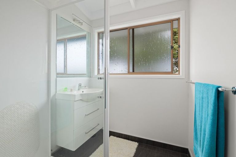 Photo of property in 3 Kauri Crescent, Snells Beach, 0920
