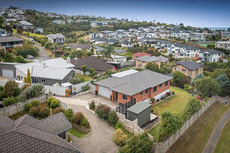 Photo of property in 8 Bayview Park Lane, Orewa, 0931