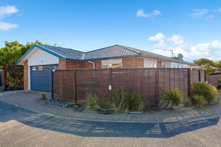 Photo of property in 21/103 Swanson Road, Henderson, Auckland, 0610