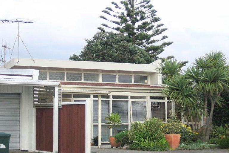 Photo of property in 8 Bermuda Grove, Paraparaumu Beach, Paraparaumu, 5032