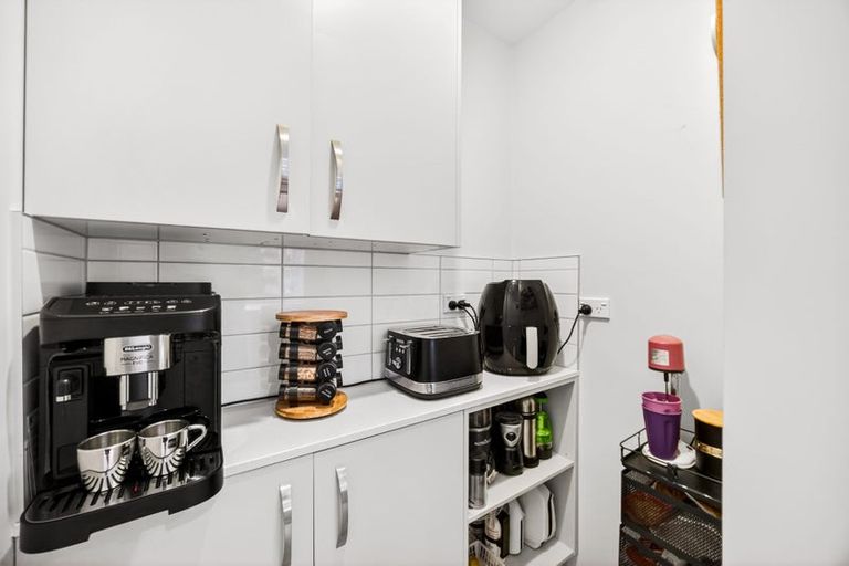 Photo of property in 28a Inverness Road, Browns Bay, Auckland, 0630