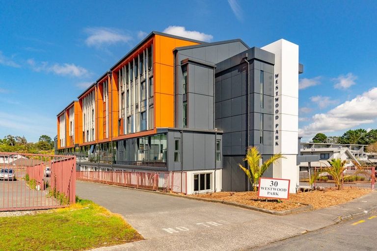 Photo of property in 1e/30 Westward Ho, Glen Eden, Auckland, 0602