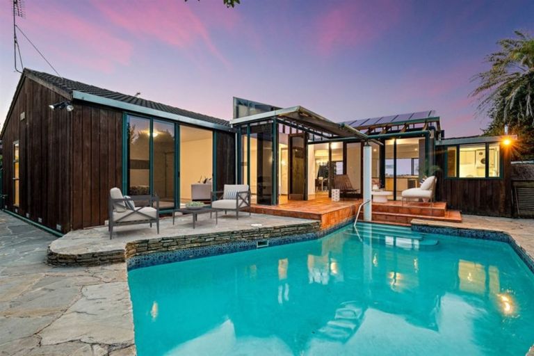 Photo of property in 43 Manurere Avenue, Takapuna, Auckland, 0622