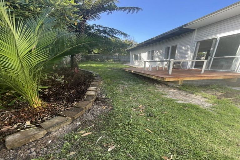 Photo of property in 23a Brian Crescent, Stanmore Bay, Whangaparaoa, 0932