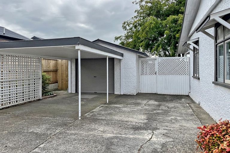 Photo of property in 19 Brightwater Terrace, Terrace End, Palmerston North, 4410