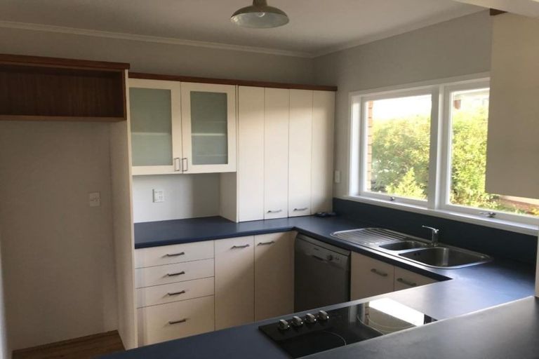 Photo of property in 2/45 East Coast Road, Milford, Auckland, 0620