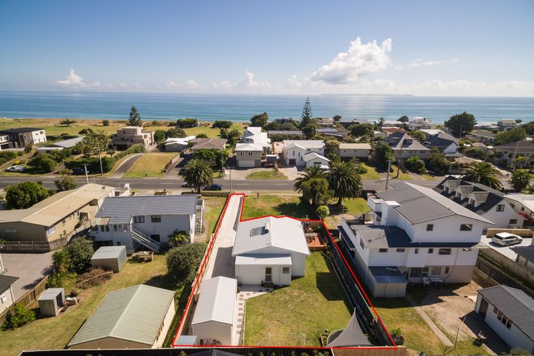 Photo of property in 1036b Papamoa Beach Road, Papamoa Beach, Papamoa, 3118