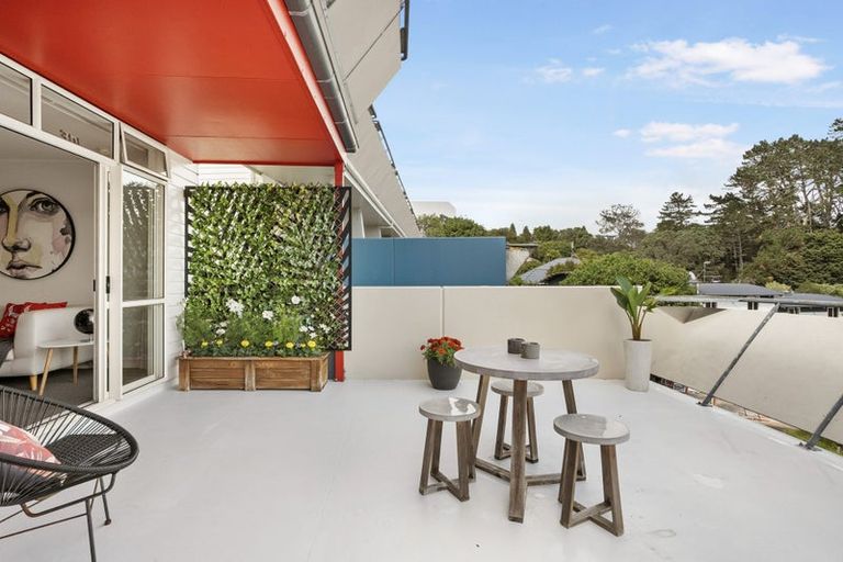 Photo of property in 4d/20 Ian Marwick Place, Birkenhead, Auckland, 0626