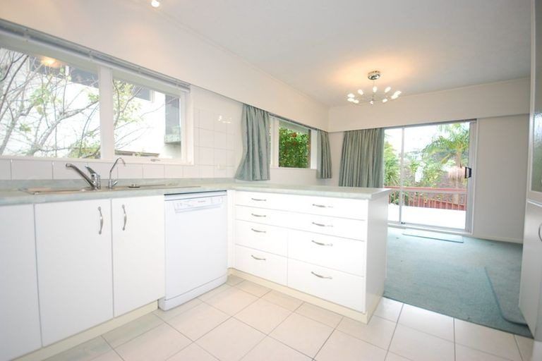 Photo of property in 19 Maxwelton Drive, Mairangi Bay, Auckland, 0630