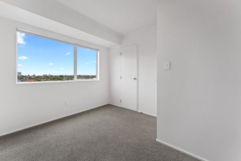 Photo of property in 130h Lakeside Drive, Orewa, 0931
