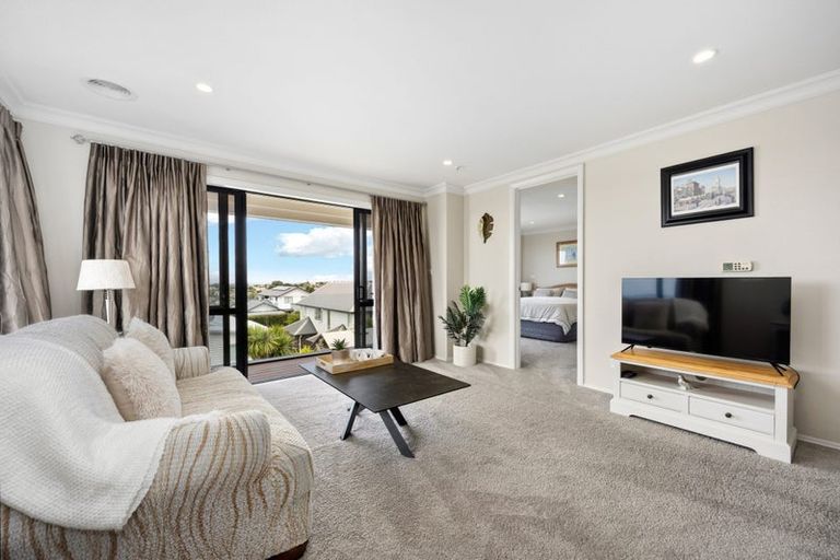 Photo of property in 4 Copper Lane, Long Bay, Auckland, 0630