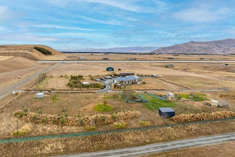 Photo of property in 35 Ben Ohau Road, Ben Ohau, Twizel, 7999