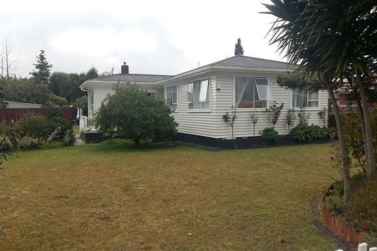Photo of property in 37 Shirley Avenue, Papakura, 2110