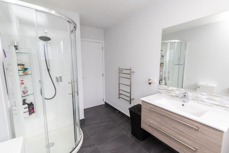 Photo of property in 92 Silverstream Road, Crofton Downs, Wellington, 6035