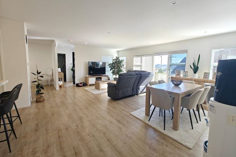 Photo of property in 7 Kingfisher Road, Silverdale, 0932