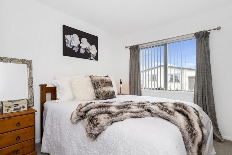 Photo of property in 11 Kamahi Crescent, Papamoa Beach, Papamoa, 3118