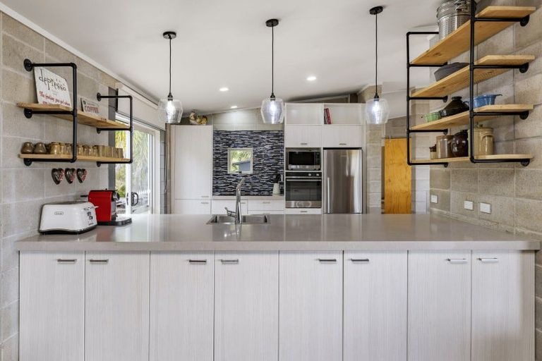 Photo of property in 165b Te Hutewai Road, Raglan, 3296