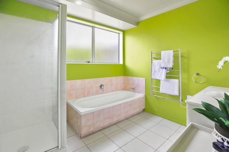 Photo of property in 6 Spinnaker Drive, Flagstaff, Hamilton, 3210