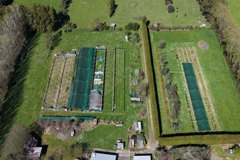 Photo of property in 22 Walkers Road, Longburn, Palmerston North, 4477